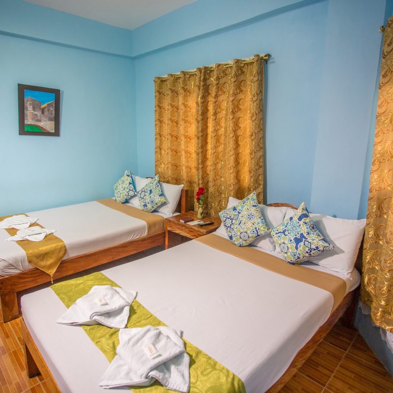 Midtown Inn room